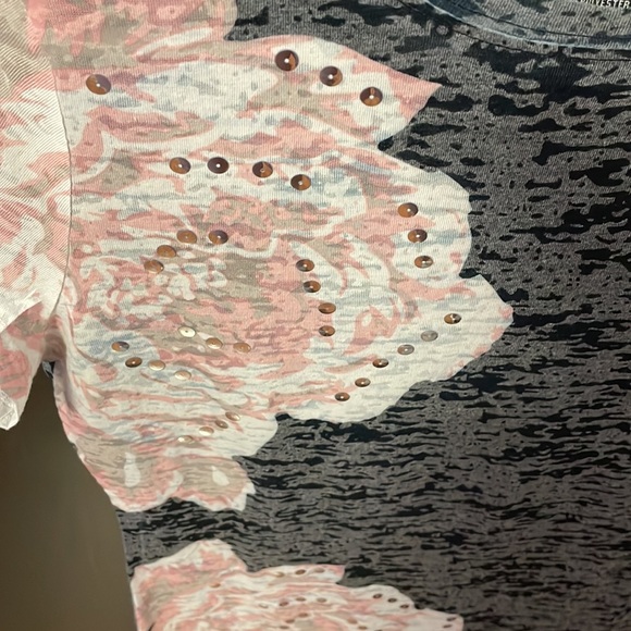 NEW INC embellished T-shirt w/ sequins. Black/pink/white/grey. Size M petite - Picture 3 of 9